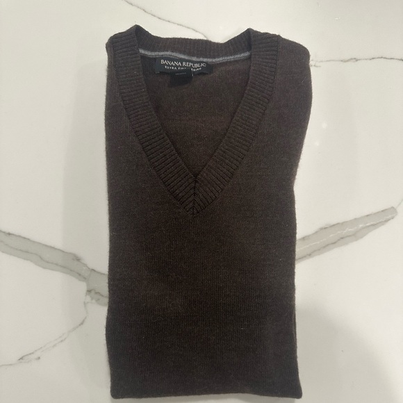 Banana Republic Wool Sweater - Picture 2 of 5